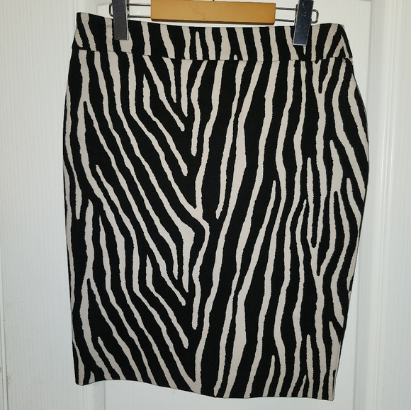 Cleo zebra print high-waisted stretch pencil skirt in size small - Picture 12 of 12
